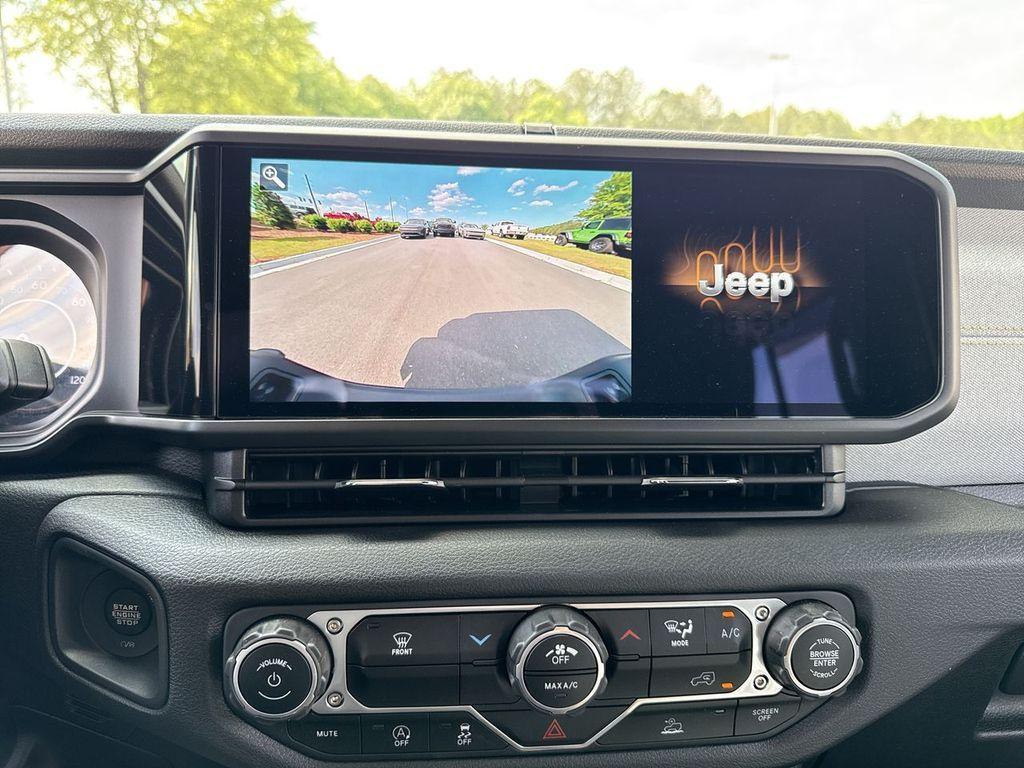 new 2025 Jeep Gladiator car, priced at $37,004