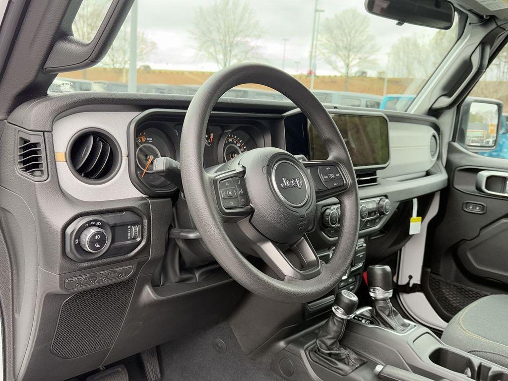 new 2025 Jeep Gladiator car, priced at $37,004
