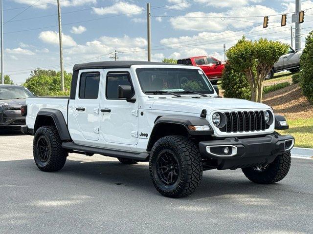 new 2025 Jeep Gladiator car, priced at $45,280