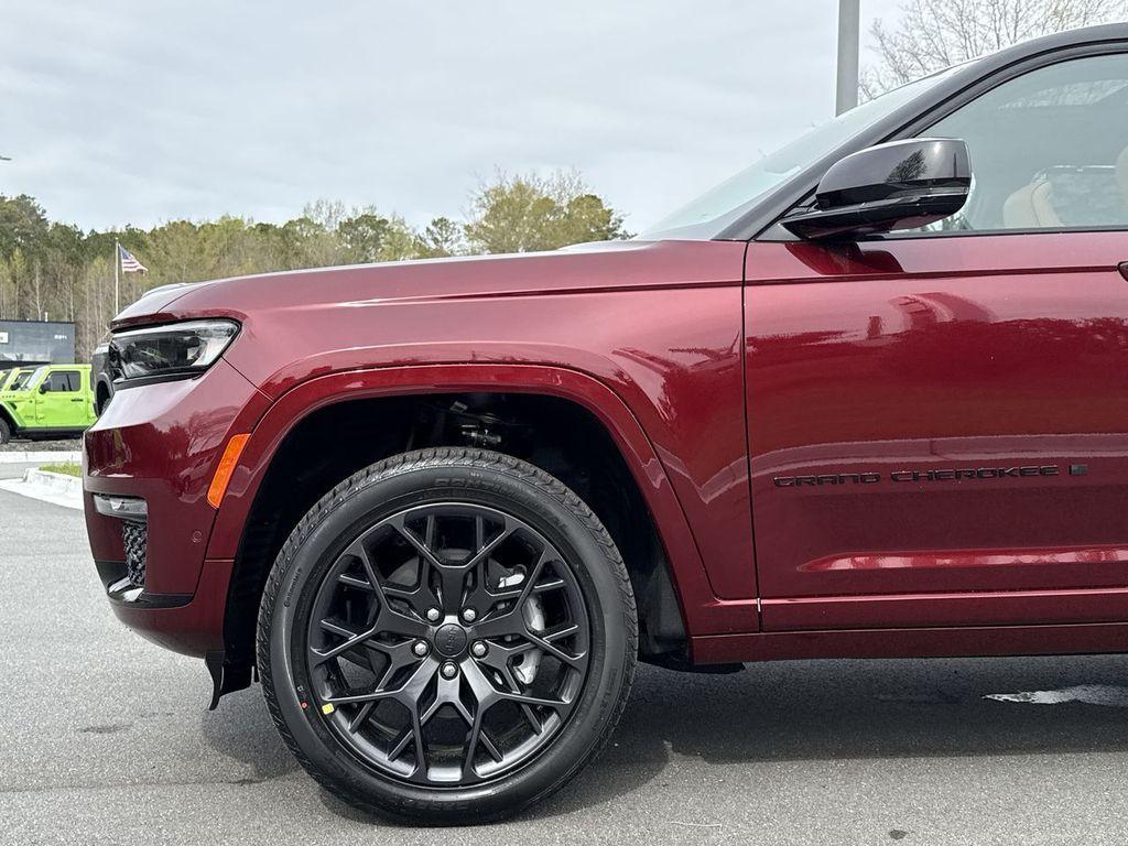 new 2025 Jeep Grand Cherokee L car, priced at $68,329