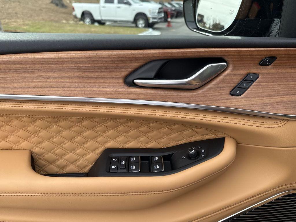 new 2025 Jeep Grand Cherokee L car, priced at $68,329