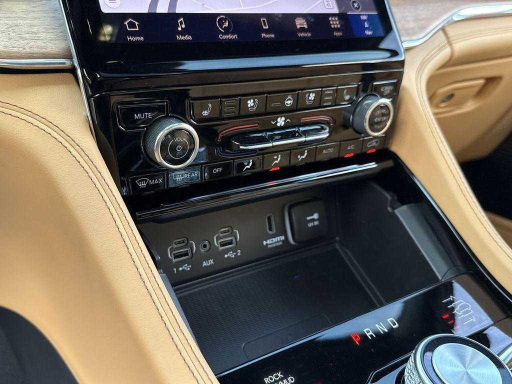 new 2025 Jeep Grand Cherokee L car, priced at $65,633