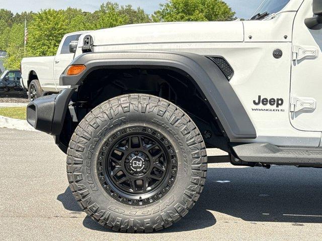new 2025 Jeep Wrangler car, priced at $35,320