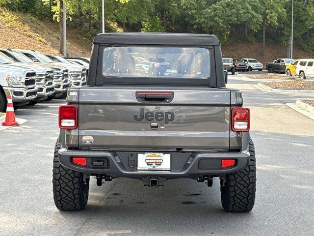 new 2025 Jeep Gladiator car, priced at $45,875