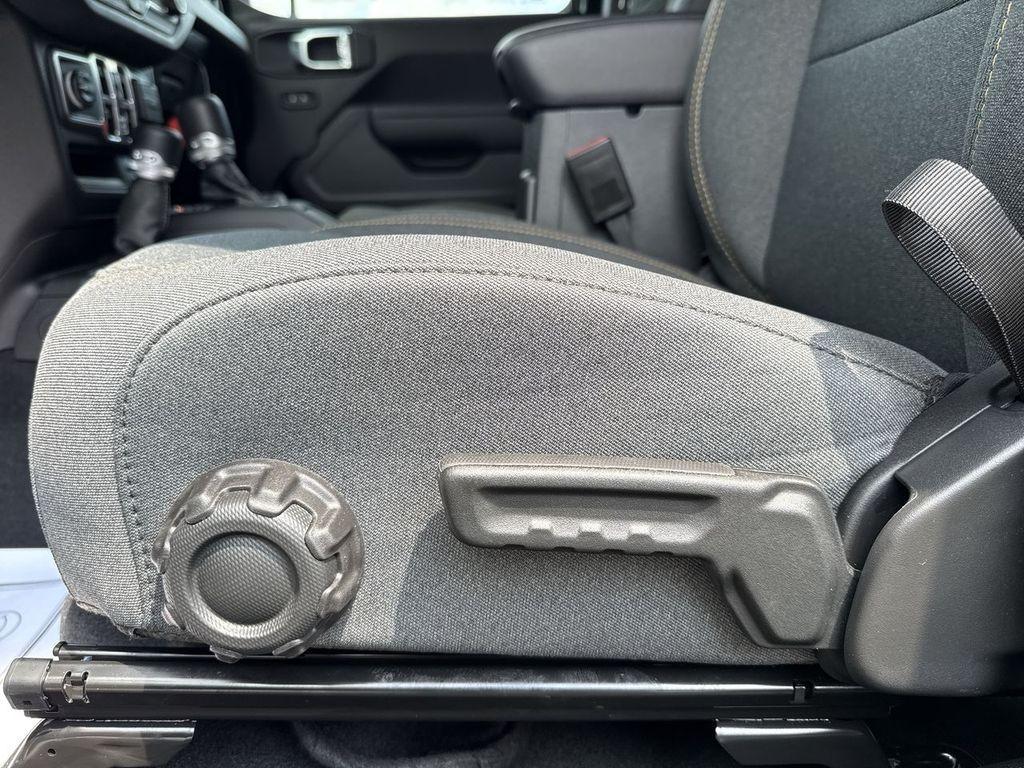 new 2025 Jeep Wrangler car, priced at $39,146