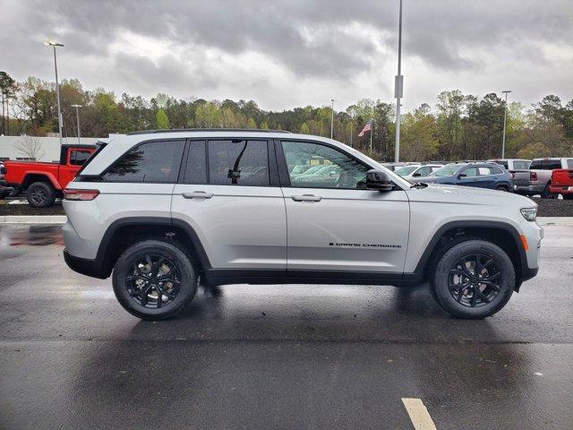 new 2024 Jeep Grand Cherokee car, priced at $40,200