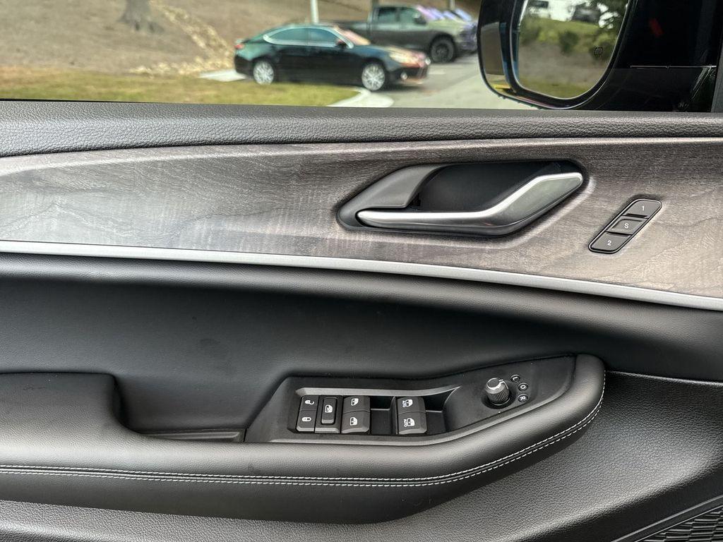new 2025 Jeep Grand Cherokee car, priced at $45,583