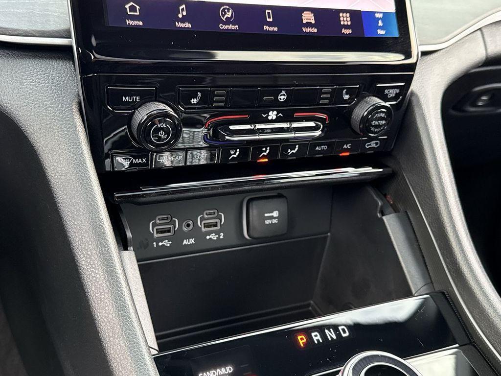new 2025 Jeep Grand Cherokee car, priced at $45,583