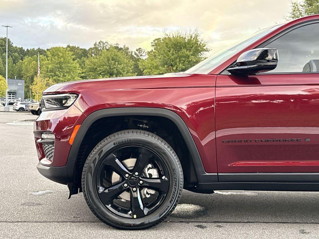 new 2025 Jeep Grand Cherokee car, priced at $45,583