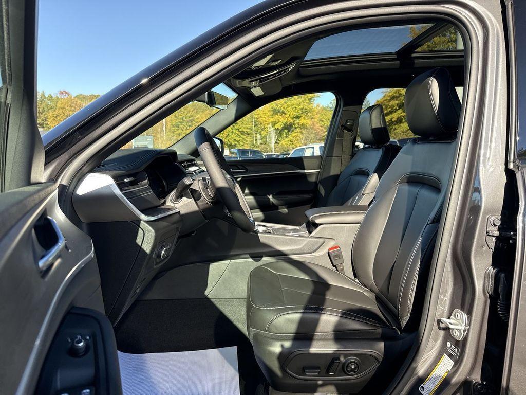 new 2025 Jeep Grand Cherokee L car, priced at $46,782