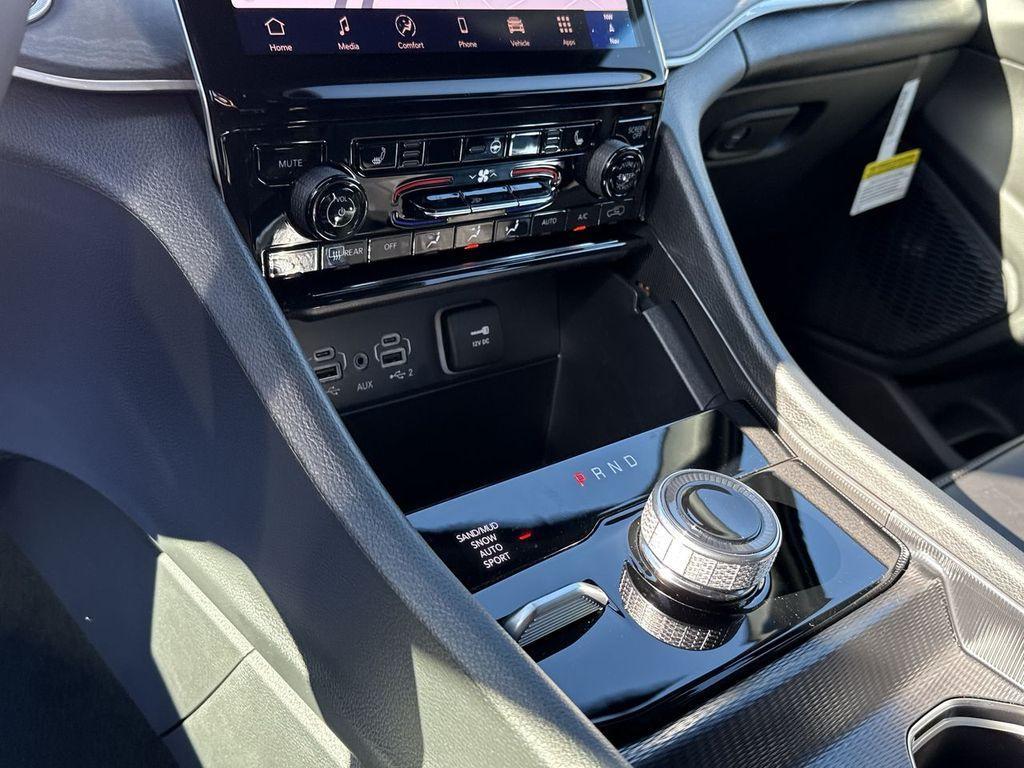 new 2025 Jeep Grand Cherokee L car, priced at $46,782