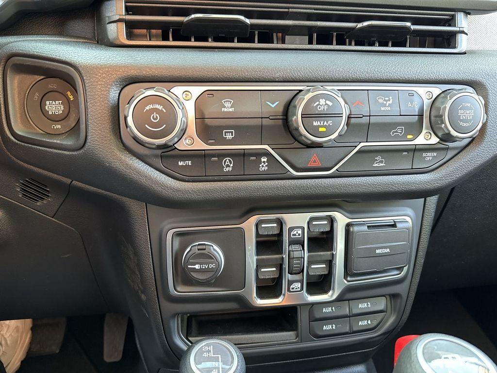 new 2025 Jeep Gladiator car, priced at $40,702