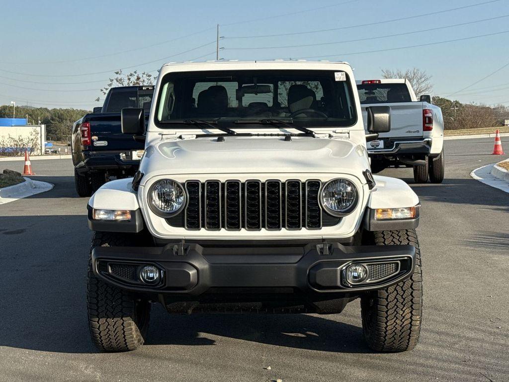 new 2025 Jeep Gladiator car, priced at $40,702