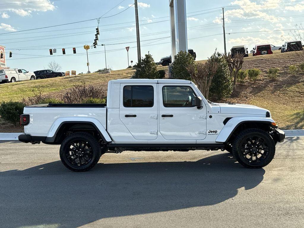 new 2025 Jeep Gladiator car, priced at $40,702