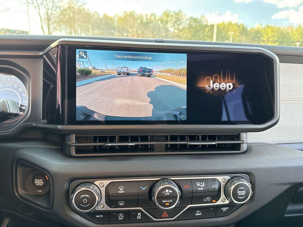 new 2025 Jeep Gladiator car, priced at $40,702