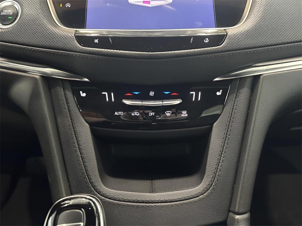 used 2023 Cadillac XT5 car, priced at $28,822