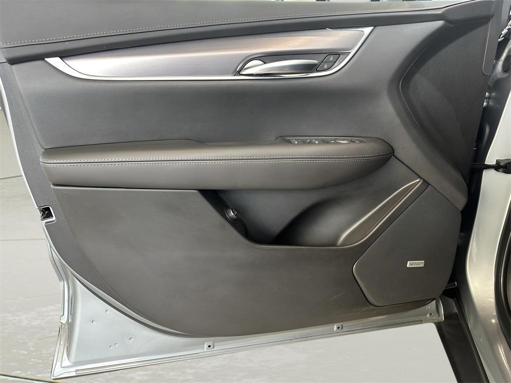 used 2023 Cadillac XT5 car, priced at $28,822