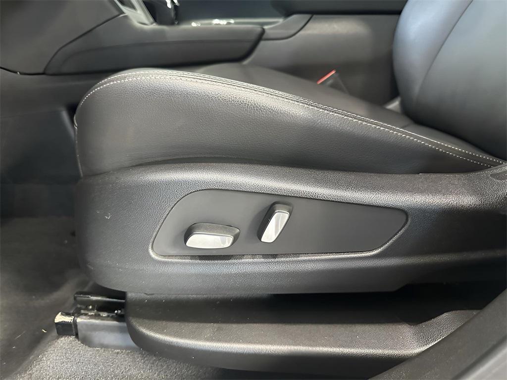 used 2023 Cadillac XT5 car, priced at $28,822