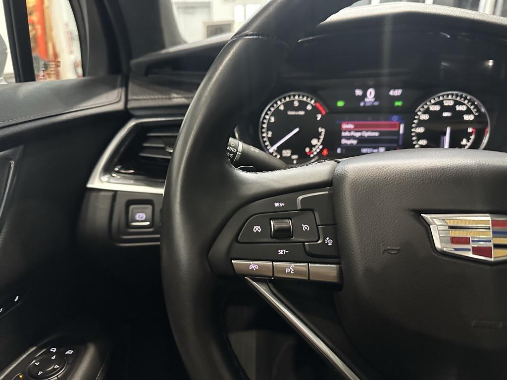 used 2023 Cadillac XT6 car, priced at $36,973