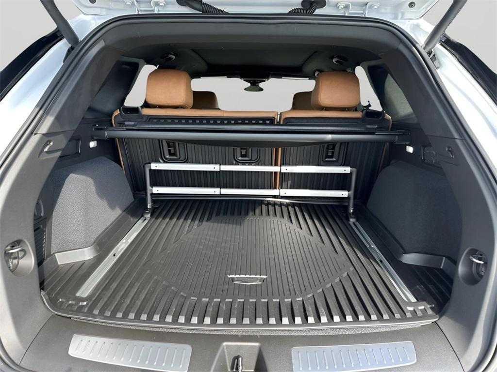 new 2025 Cadillac XT5 car, priced at $53,035