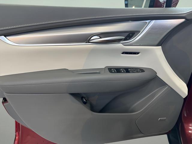 used 2023 Cadillac XT5 car, priced at $33,992