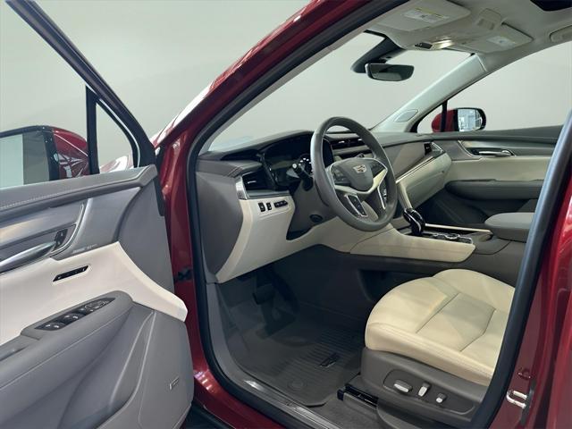 used 2023 Cadillac XT5 car, priced at $33,992