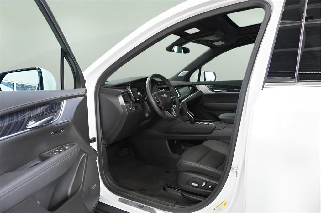 used 2024 Cadillac XT6 car, priced at $45,840