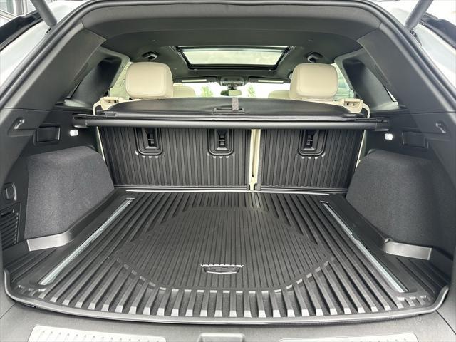 new 2025 Cadillac XT5 car, priced at $61,210