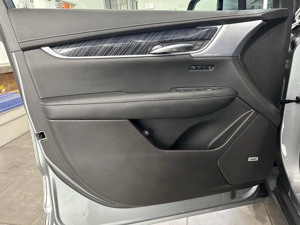 used 2023 Cadillac XT6 car, priced at $42,926