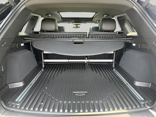 new 2025 Cadillac XT5 car, priced at $59,410