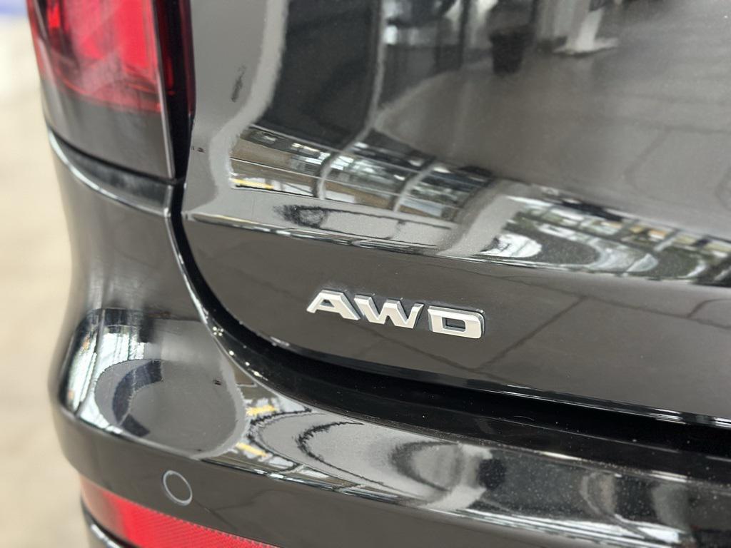 used 2023 Cadillac XT6 car, priced at $42,848