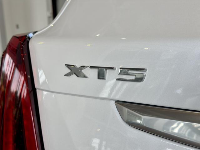 used 2023 Cadillac XT5 car, priced at $35,749