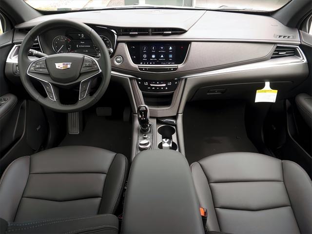 new 2025 Cadillac XT5 car, priced at $47,810