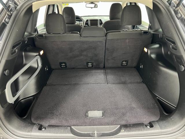 used 2015 Jeep Cherokee car, priced at $5,901
