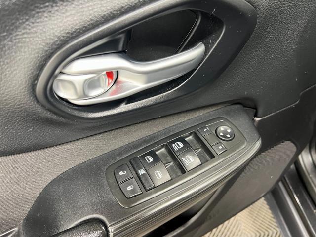 used 2015 Jeep Cherokee car, priced at $5,901