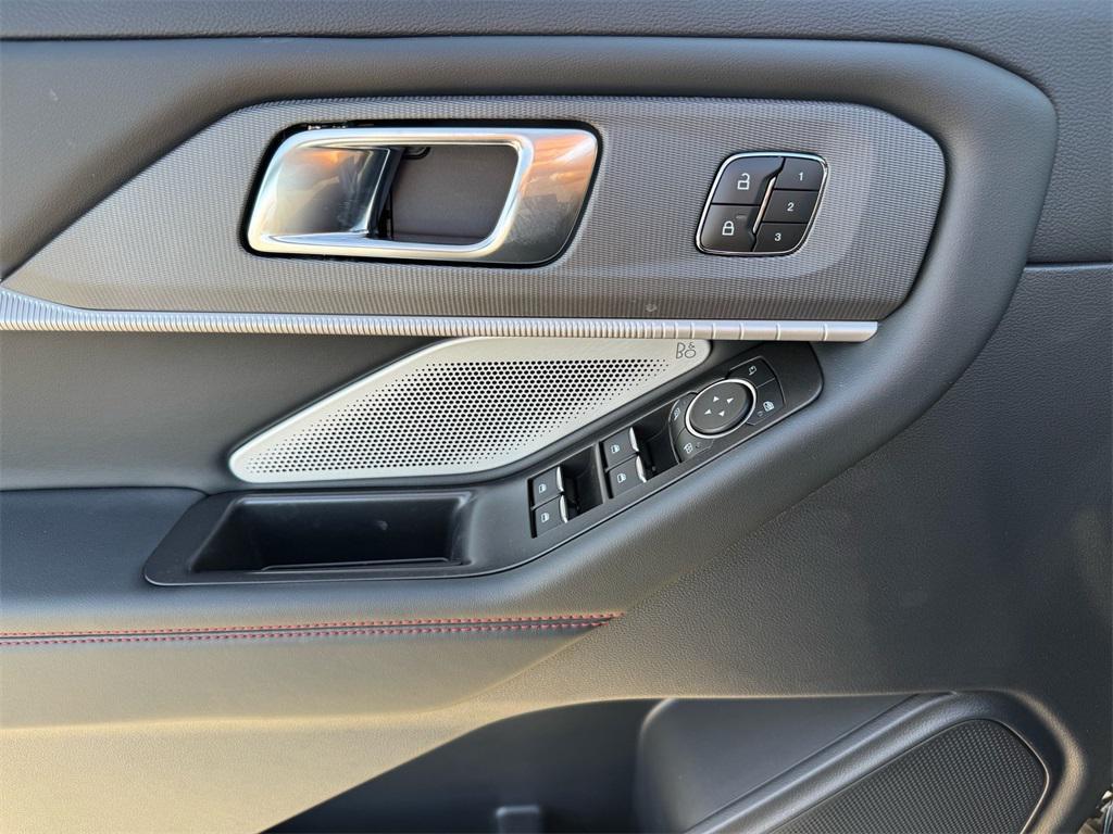 new 2025 Ford Explorer car, priced at $59,569
