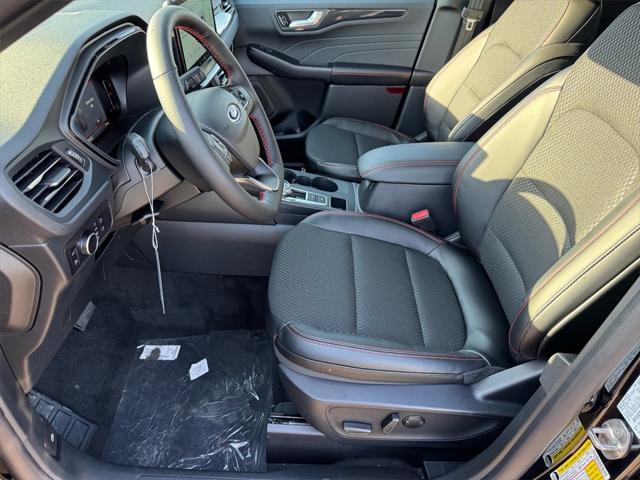 new 2025 Ford Escape car, priced at $33,199