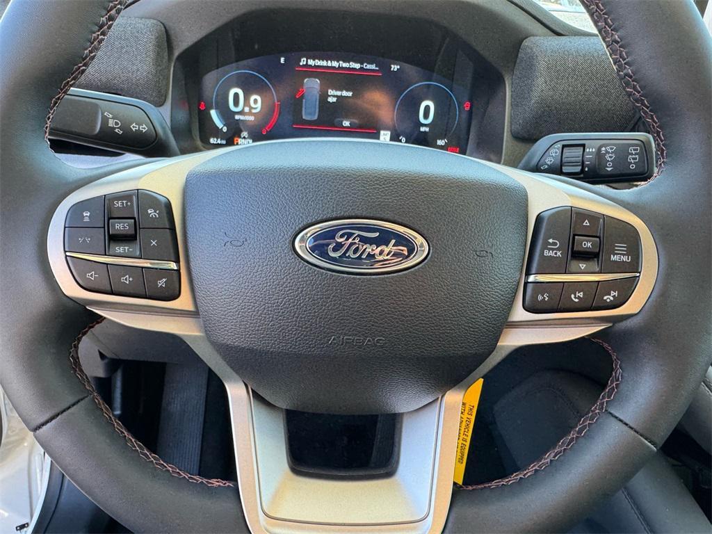 new 2025 Ford Explorer car, priced at $40,081