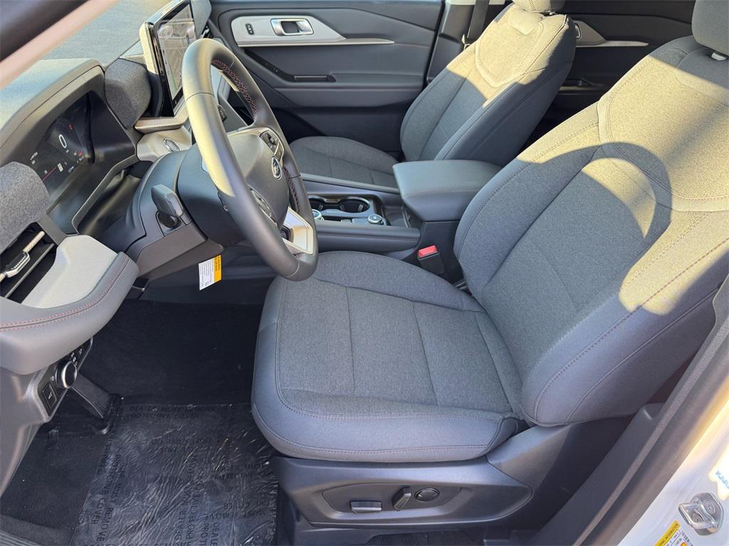 new 2025 Ford Explorer car, priced at $40,081