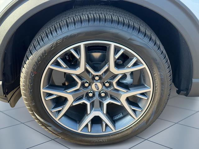 new 2025 Ford Explorer car, priced at $57,996