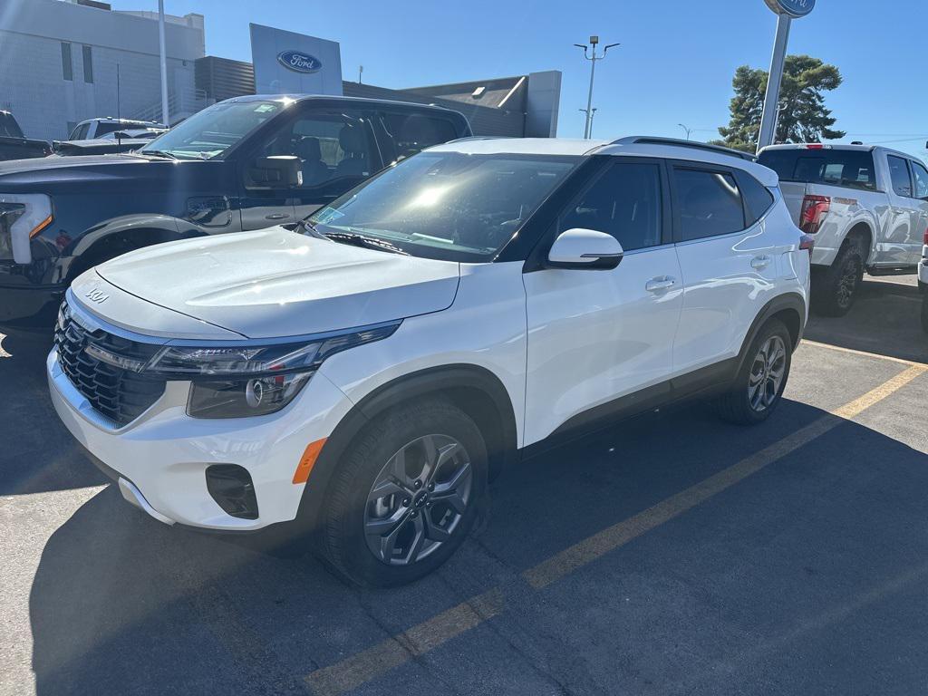 used 2024 Kia Seltos car, priced at $25,150