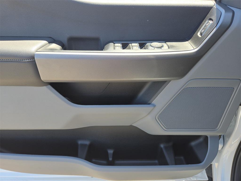 new 2025 Ford F-250 car, priced at $68,420
