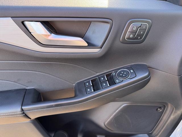 new 2025 Ford Escape PHEV car, priced at $39,105