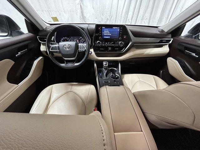 used 2022 Toyota Highlander car, priced at $32,888