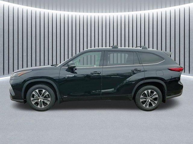 used 2021 Toyota Highlander Hybrid car, priced at $33,488