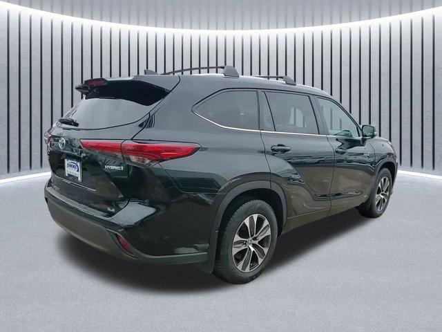 used 2021 Toyota Highlander Hybrid car, priced at $33,488