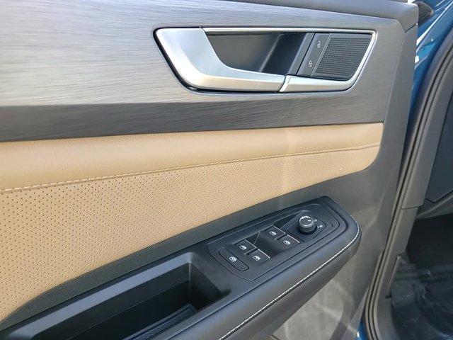 new 2025 Volkswagen Atlas Cross Sport car, priced at $39,937