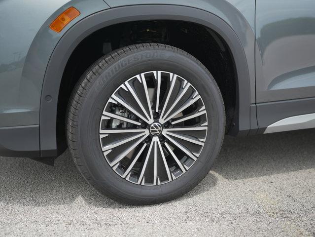 new 2025 Volkswagen Tiguan car, priced at $32,651