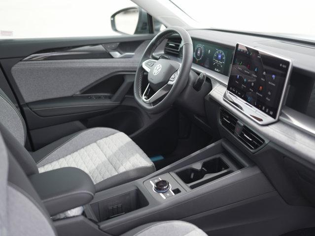 new 2025 Volkswagen Tiguan car, priced at $32,651