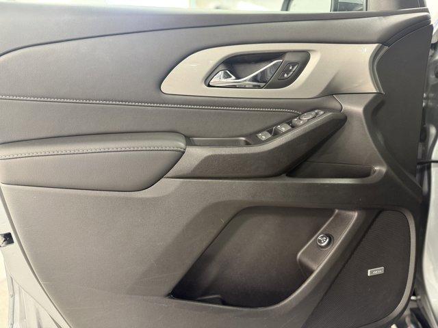 used 2023 Chevrolet Traverse car, priced at $33,988